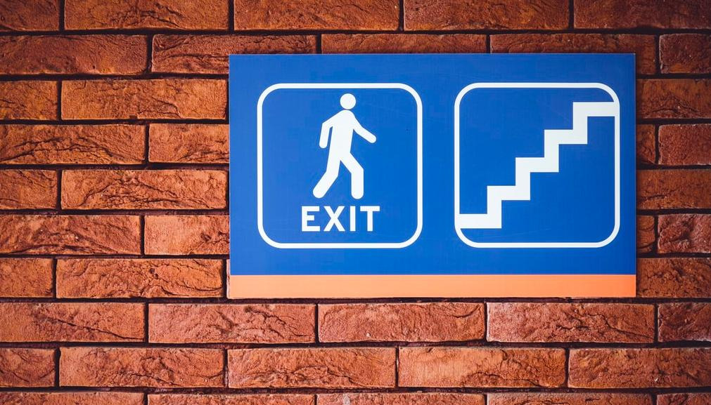 Kiedy jest wymagane oświetlenie awaryjne i ewakuacyjne?