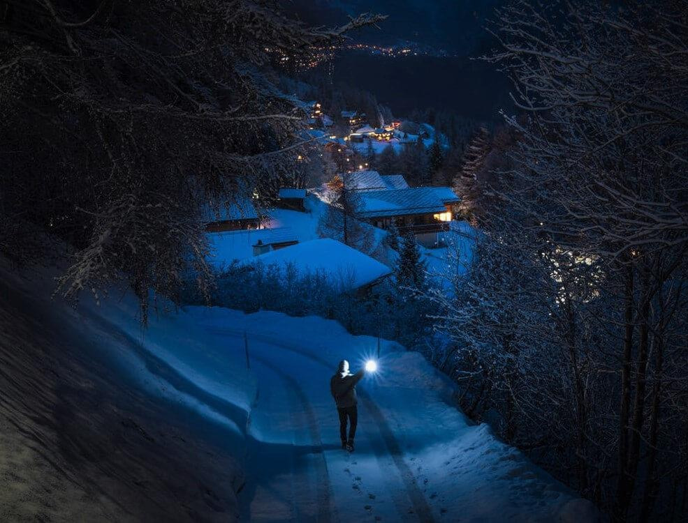 Najlepsze prezenty na święta - praktyczne latarki ledowe