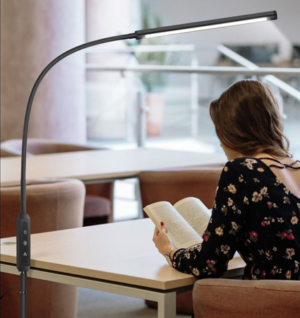 Lampa podłogowa LED Abigali Hose z pilotem