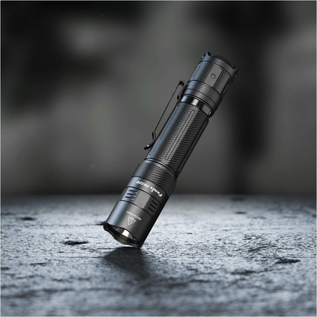 Latarka taktyczna LED Fenix PD32R 039-607