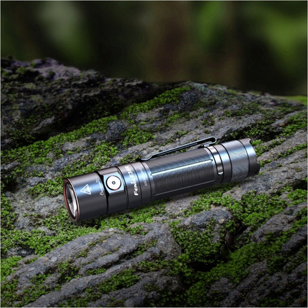 Latarka ręczna Fenix E35R czarny