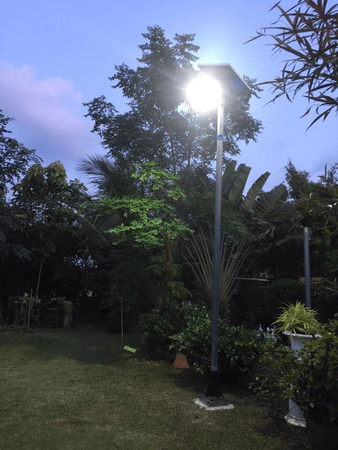 Lampa uliczna solarna LED Greenie 20W Bluetooth, PIR, wskaźnik RGB