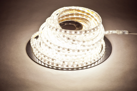 Taśma LED Greenie 230V, 60 diod 5050/metr, gumowy profil, wodoodporna IP68, 14.4W/mb CW