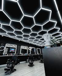 Efektowne oświetlenie LED Blaupunkt Hexagon 243 X 483 cm, Konfigurowalny system LED o naturalnej barwie w kształcie plastra miodu do showroomu, galerii, salonu samochodowego, serwisu, garażu