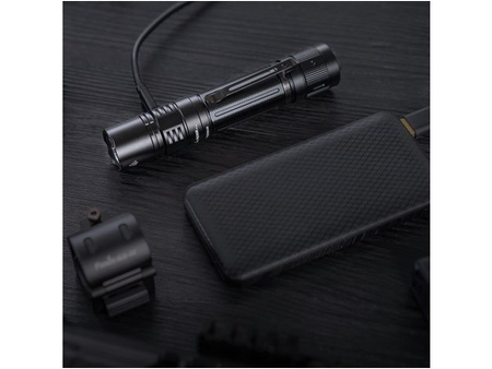 Latarka diodowa Fenix 039-529 PD36R Pro