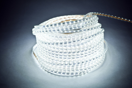 Taśma LED Greenie 230V, 60 diod 3528/metr, gumowy profil, wodoodporna IP68, 4.8W/mb CW